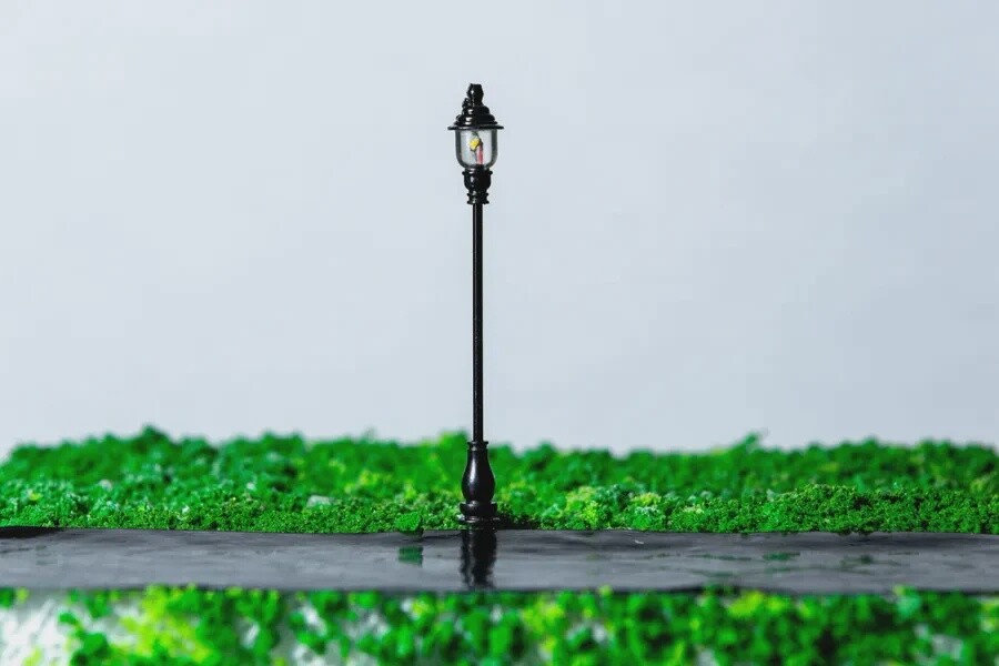 HO LAMP POST (2)