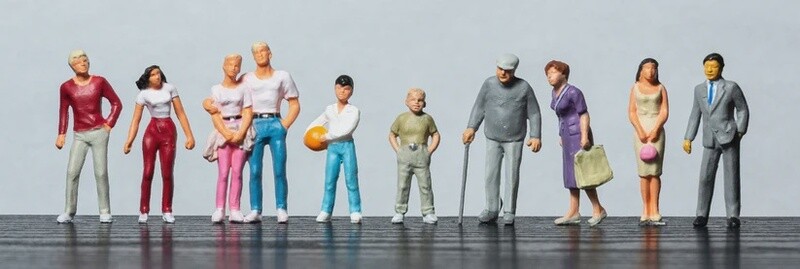 O STANDING PEOPLE (10)