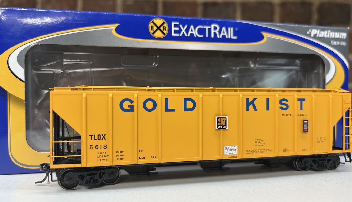 ExactRail - PS-2CD 4427 Covered Hopper - TLDX - Gold Kist