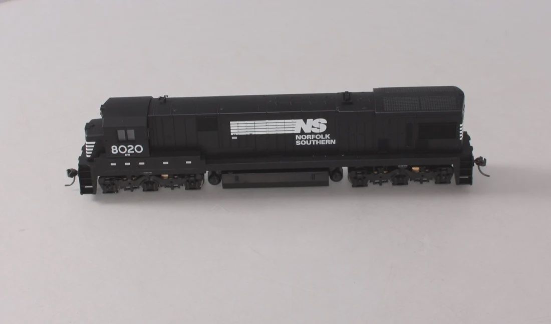 Pre-Owned-Atlas 8627 HO Scale GE C30-7 Norfolk Southern NS 8080 with DCC