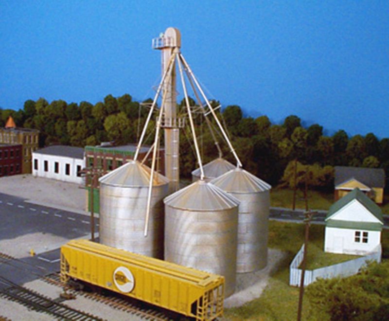 Rix Products 628-0407 - 90' Grain Elevator - HO Scale
