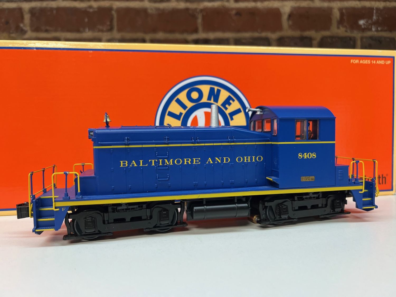 Pre-Owned, Like New - Lionel 2233380 - Balitmore &amp; Ohio LEGACY SW1 #8408