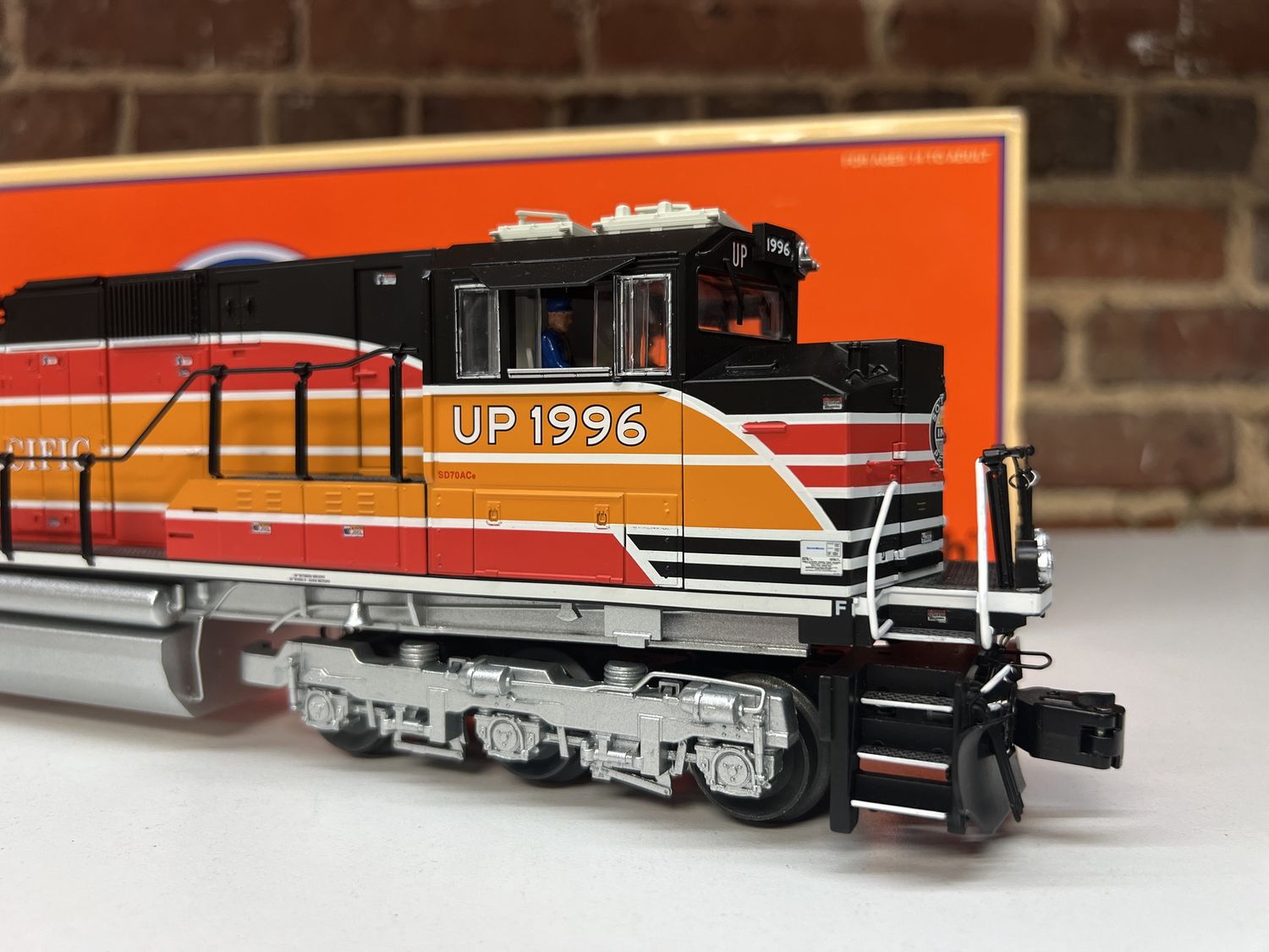 PRE-OWNED Lionel Legacy SD70ACE UP #1982 (Southern Pacific Heritage)