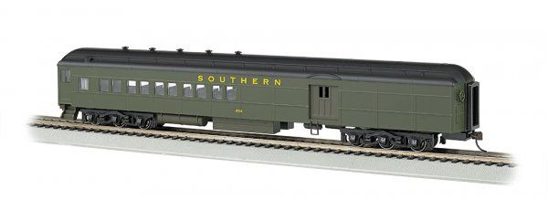 Bachmann 13606 - 72&#39; Heavyweight Combine - Southern Railway #654 (Two-Window Baggage Door)