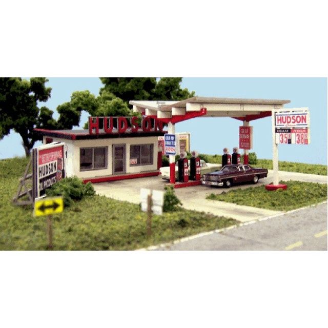 Blair Line #2002 - Hudson Oil Gas Station - Kit - 4-1/4 x 2-3/4" 10.8 x 7cm - HO Scale