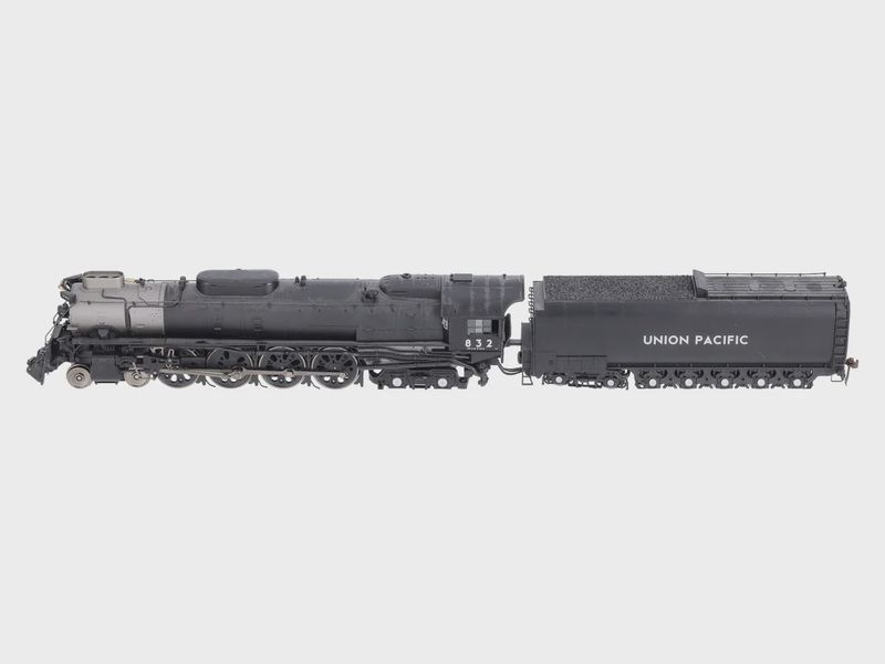 Athearn Genesis G97271 HO Scale UP FEF-2 4-8-4 Steam Loco &amp; Tender w/DCC &amp; Sound #832