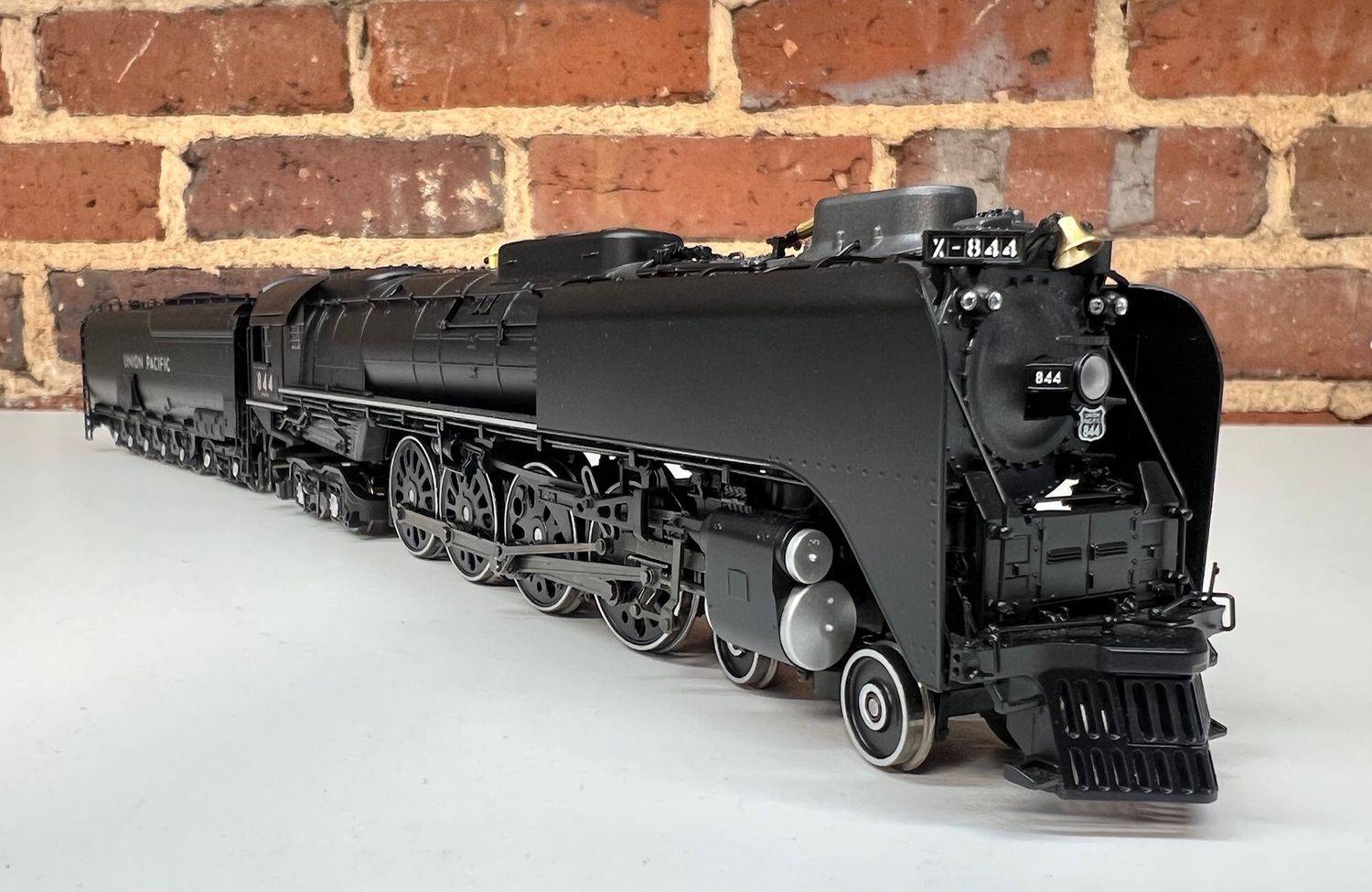 Pre-Owned, Like New Broadway Limited 6640 - Union Pacific 4-8-4 FEF-3 #844 Modern Excursion Paint &amp; Details