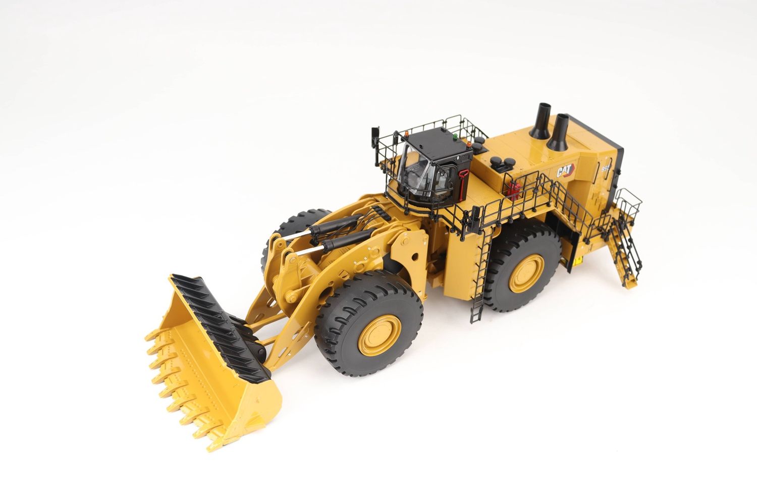 Diecast Masters 1/50 CAT 995 Wheel Loader, High Line Series 85716