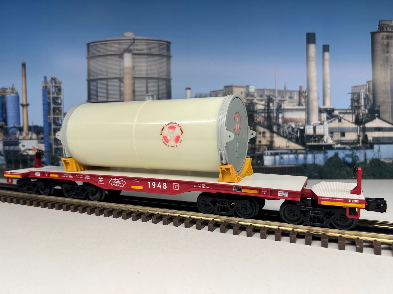 LIONEL 2526180 - AEC Heavy Duty Flatcar #1948