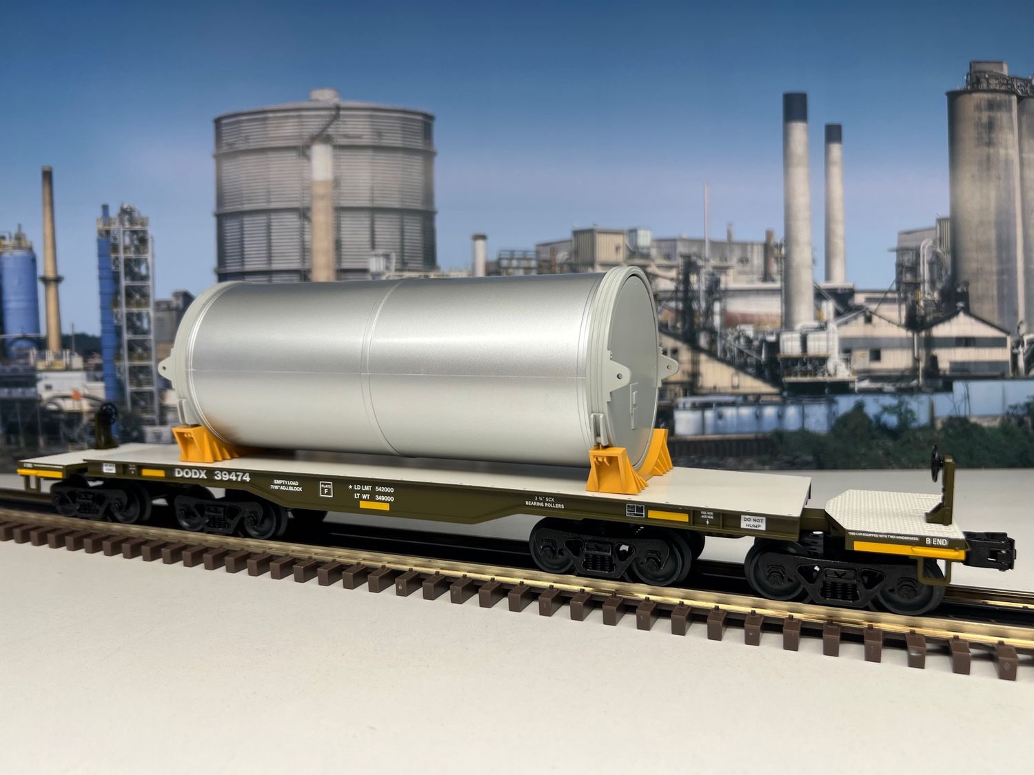 LIONEL 2526200 - DODX Heavy Duty Flatcar #39474