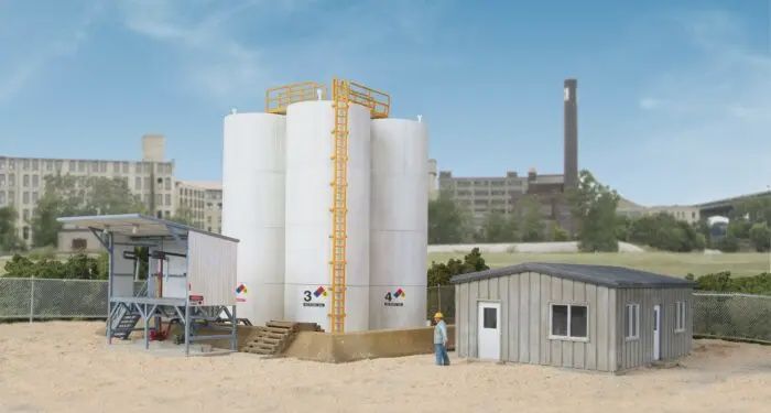 WALTHERS 933-4038 TRUCK-SERVED FUEL DISTRUBUTOR