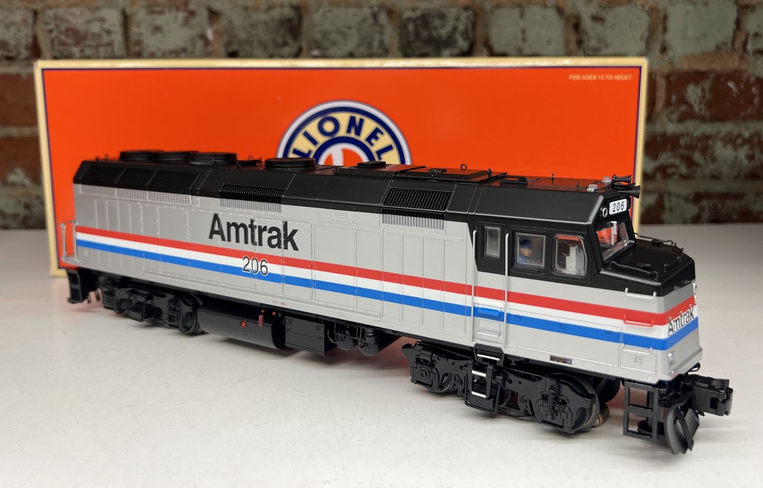 Pre-Owned Lionel 2233711 - LEGACY F40PH Amtrak Phase III