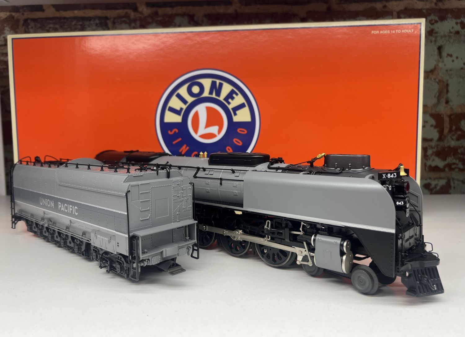 Pre-Owned, Like-New - 2431280 Lionel Union Pacific legacy FEF Gray/Silver #843