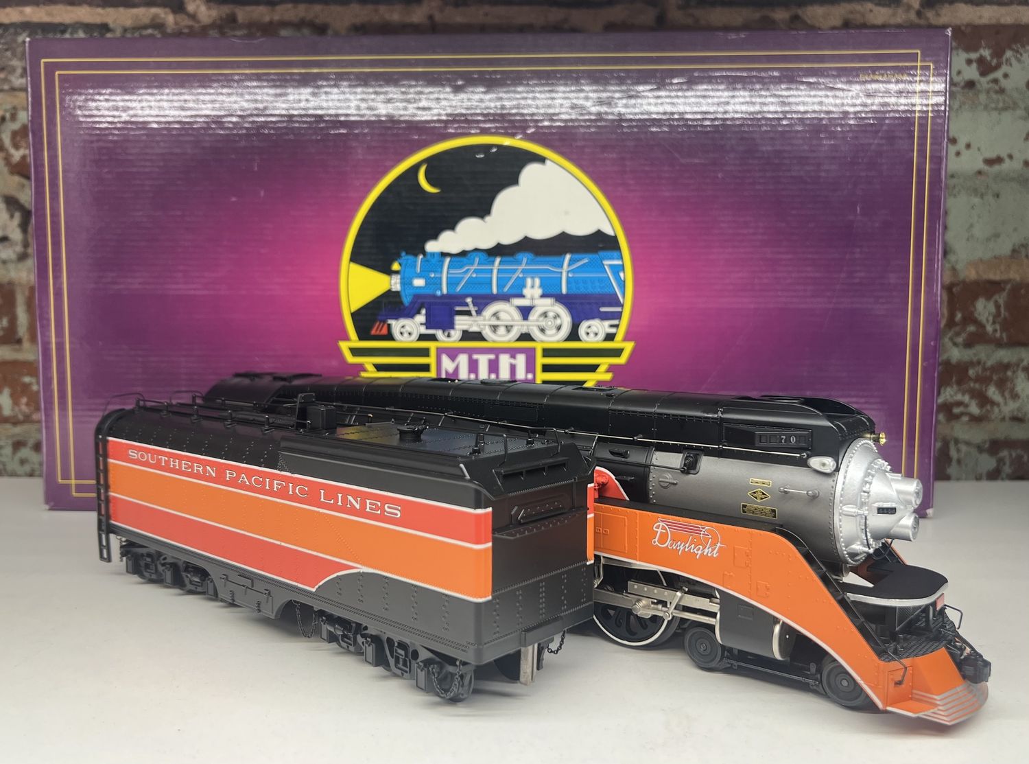 Pre-Owned/Like New MTH Premier 4-8-4 GS-4 Steam Engine w/Proto-Sound 2.0 (Hi-Rail Wheels) - Southern Pacific (Daylight)