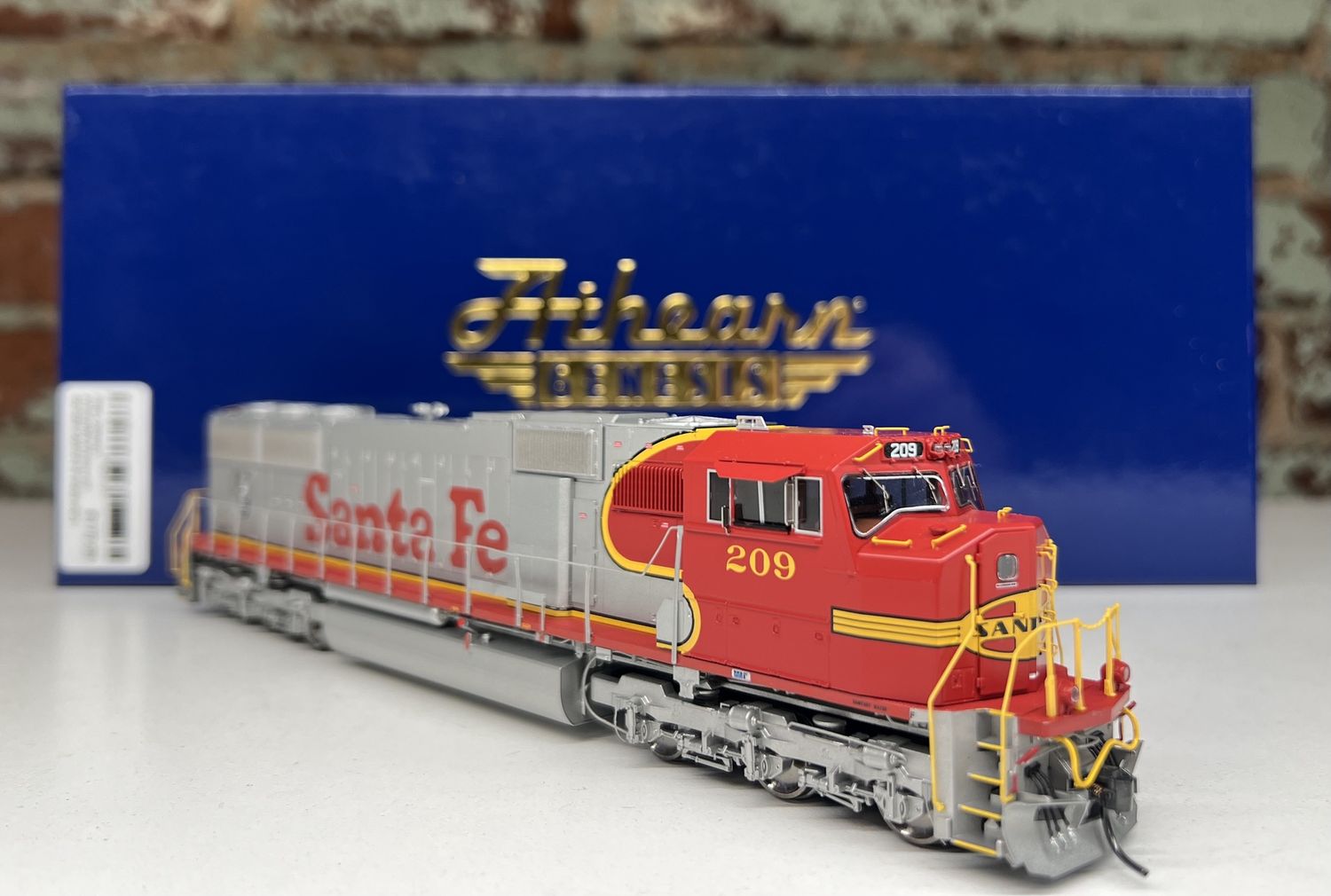 PRE-OWNED ATHEARN ATHG1127 SD75M SANTA FE #209 (DC)
