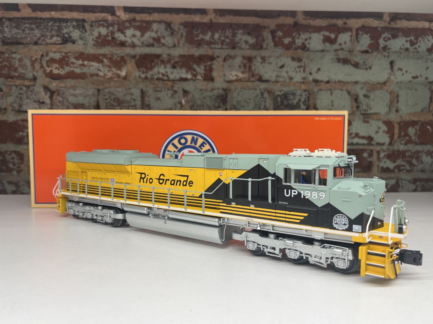 PRE-OWNED LIONEL 233200 UP RIO GRANDE HERTIAGE LEGACY  SD70ACE #1989