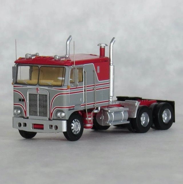 Trainworx 41051 - Kenworth K100 VIT Tractor Salem Gray and Red - N Scale