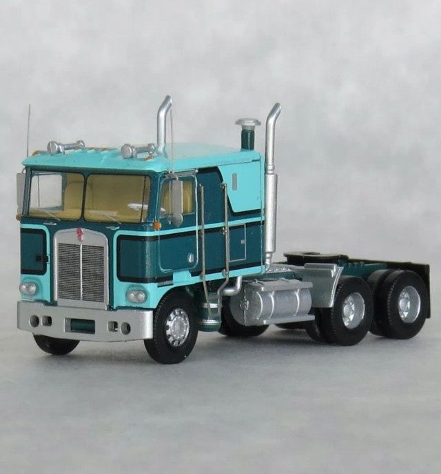 Trainworx 41054 - Kenworth K100 VIT Tractor Potomac Green and Green - N Scale
