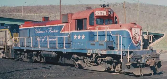 Bowser 25370 - Alco D&amp;H RS3m Chop Nose - LokSound 5 &amp; DCC -- Delaware &amp; Hudson #1976 (Bicentennial, blue, red, white)
