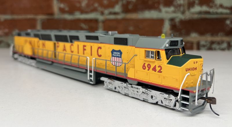 PRE-OWNED BACHMANN 62108 HO EMD DD40AX CENTENNIAL (DCC) UNION PACIFIC #6942