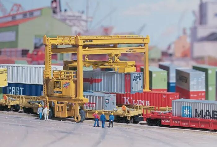 Walthers Cornerstone 933-3222 N - MI-JACK Translift(R) Intermodal Crane -- Kit