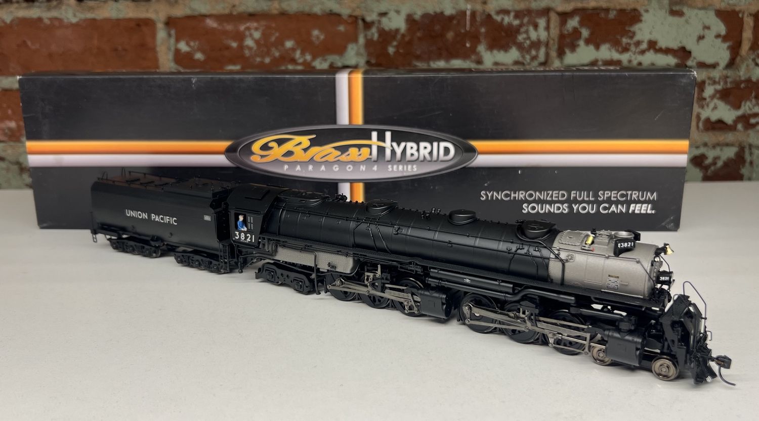 PRE-OWNED - BLI4804 UP Union Pacific Challenger 4-6-6-4 #3821 - BRASS HYBRID - DCC/Sound