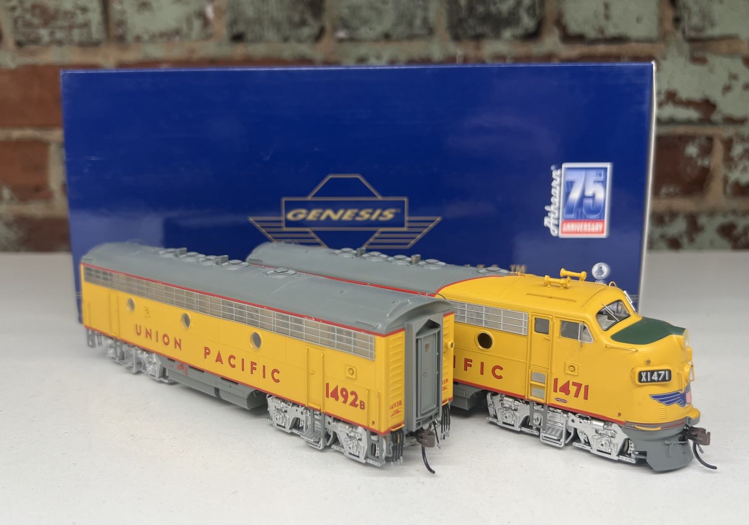 Pre-owned Athearn ATHG 19534 F7A/F7B SET UNION PACIFIC #1471/1492B WITH SOUND