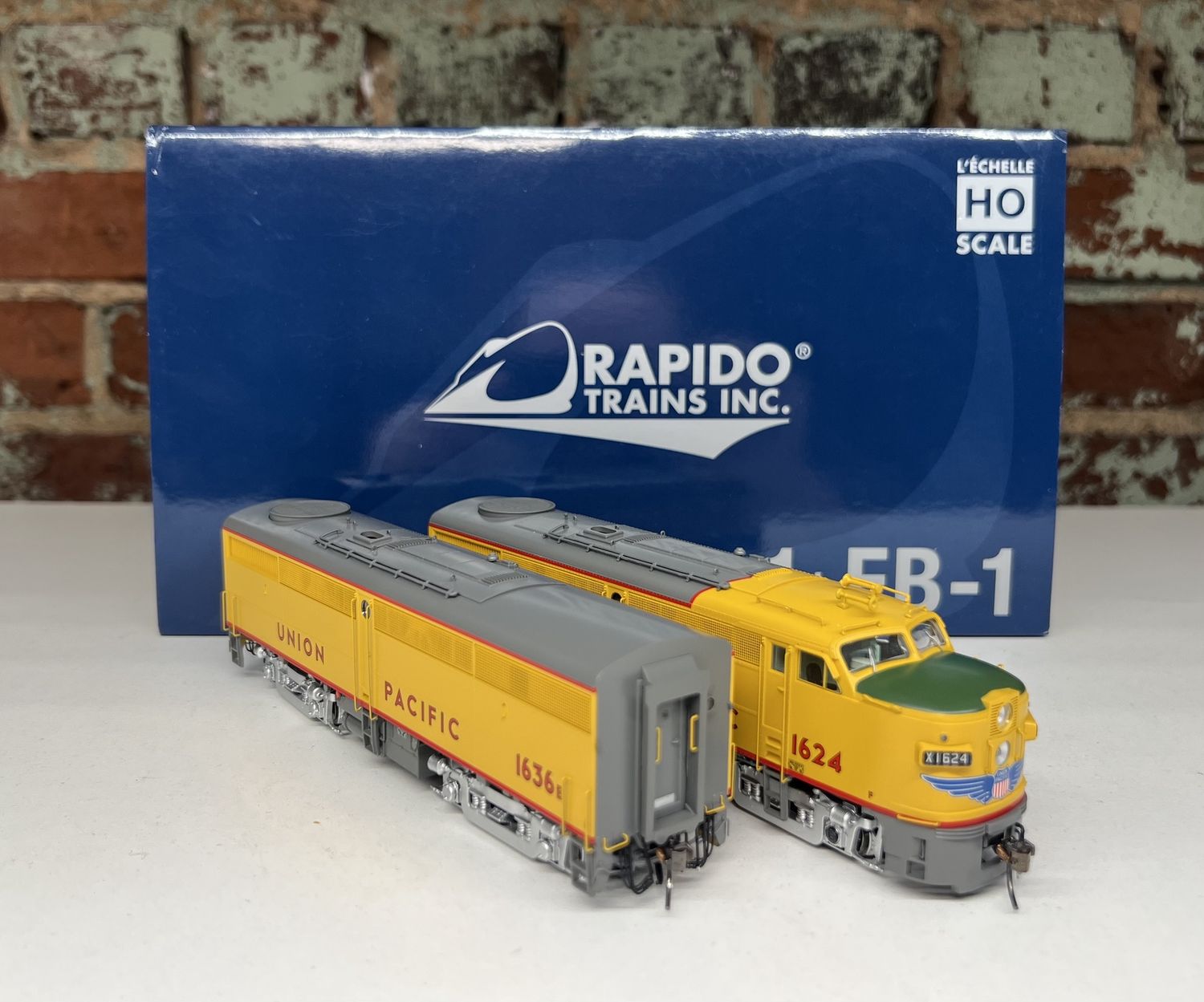 PRE-OWNED RAPIDO 37544 HO SCALE ALCO FA-1/FB-1 UNION PACIFIC #1624A/1636B DCC SOUND