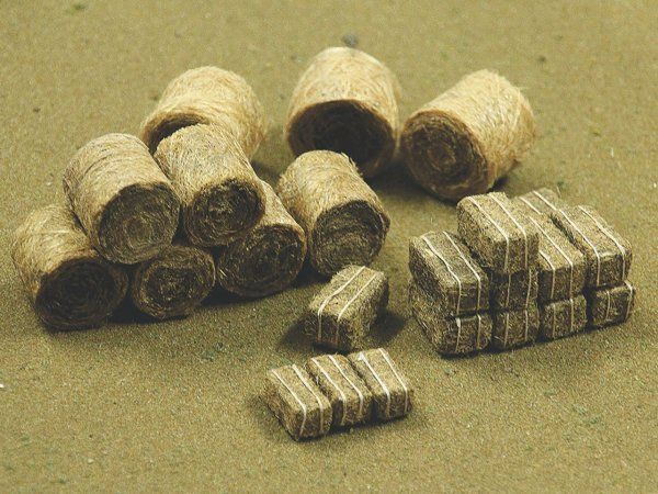 JTT 32502 - Hay Bundles (35 per pack) Ho Scale