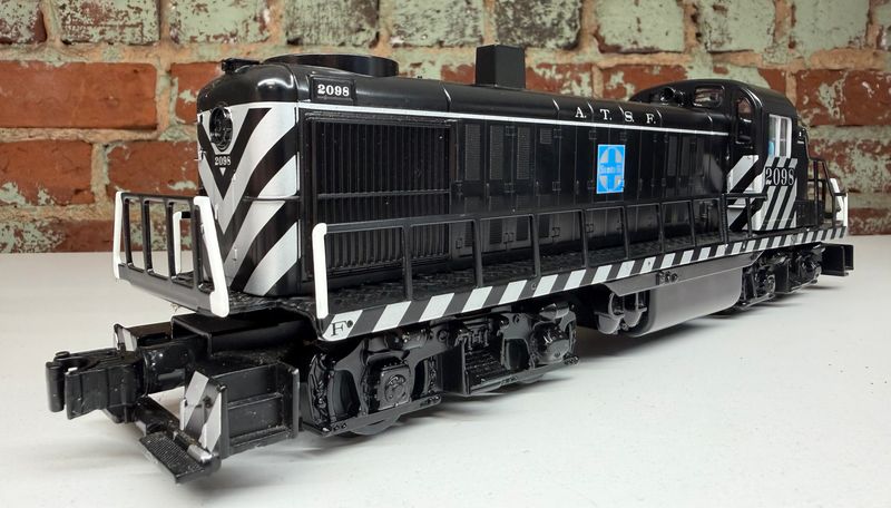 PRE-OWNED LIONEL 2134110 - SANTA FE LIONCHIEF PLUS 2.0 RS-3 #2098