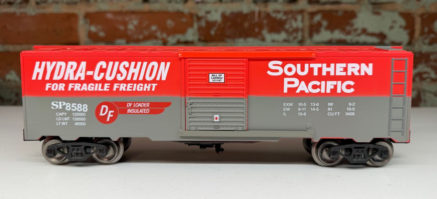 PRE-OWNED MENARDS BOXCAR - SOUTHERN PACIFIC, Road Number: 8588
