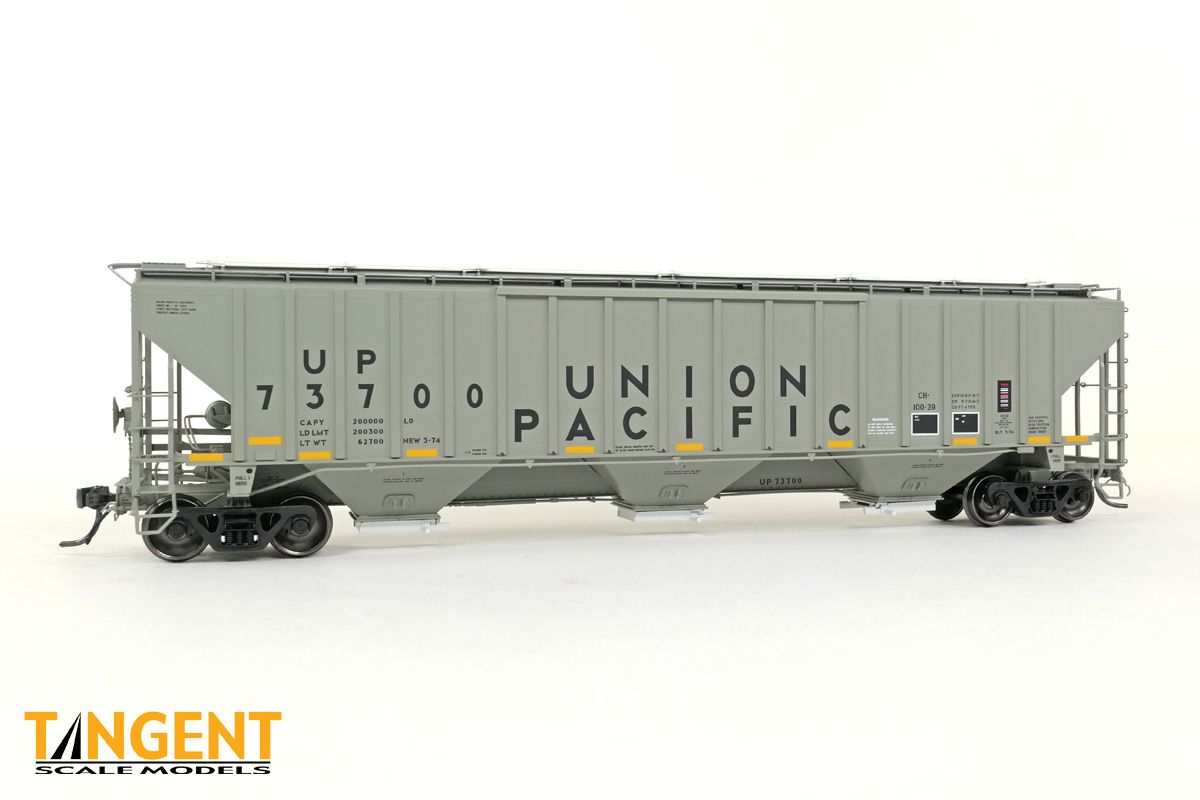Tangent 36374 - Union Pacific (UP) “CH-100-28” With Conspicuity 2005+ PS4750 Covered Hopper, Road Number: 73700