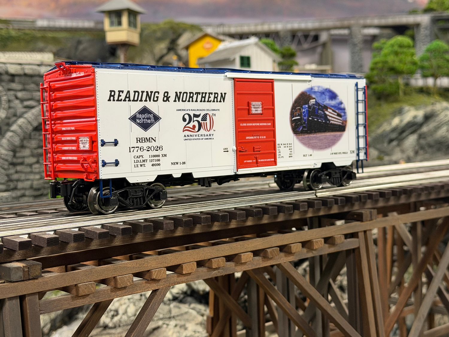 Ready Made Trains - O Scale Reading &amp; Northern America 250 40' Boxcar RBMN #1776