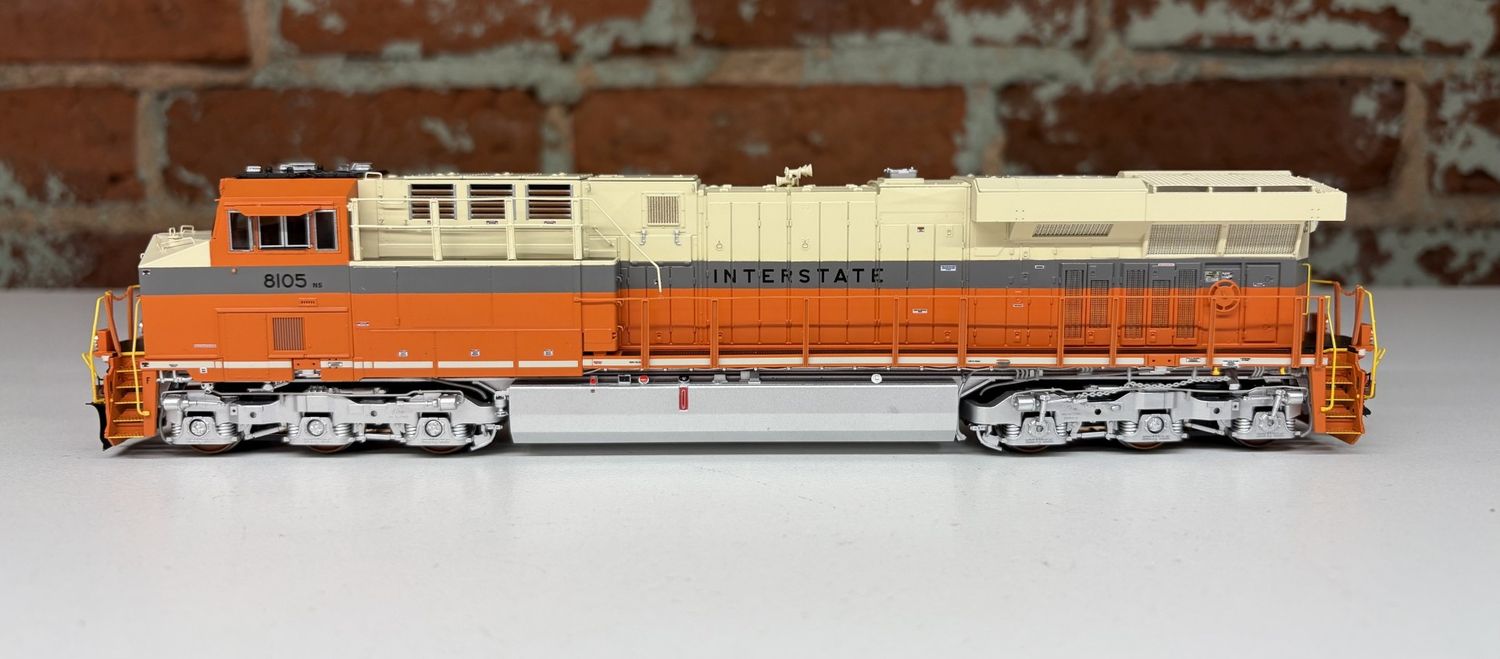 PRE-OWNED ScaleTrains SXT33089 Rivet HO GE ES44AC GEVo Norfolk Southern Interstate NS #8105 DCC Sound