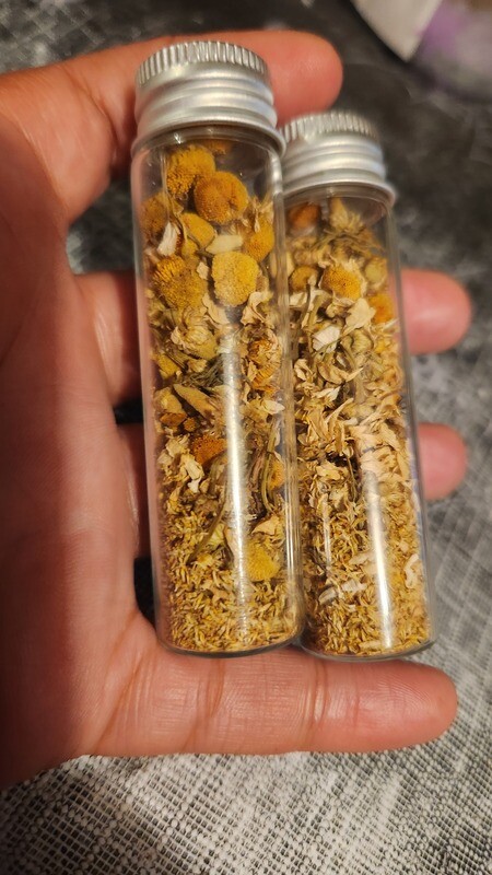 Natural Dried Herbs / Powders