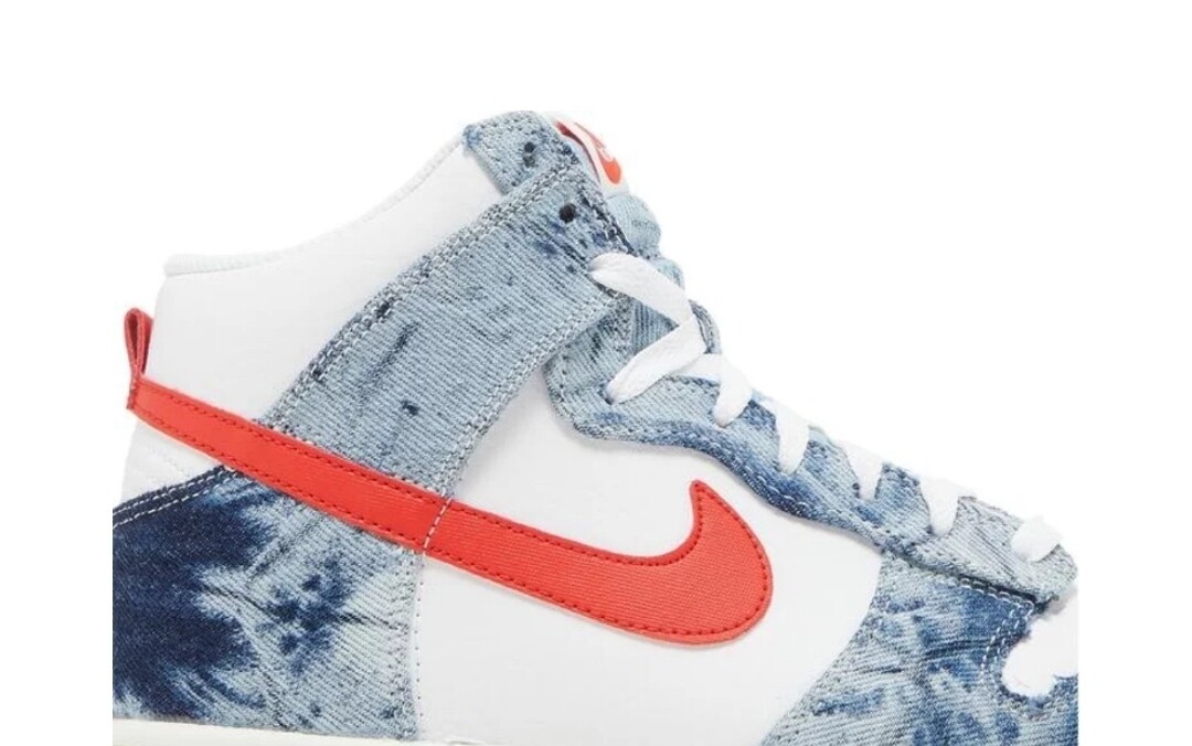 Nike Dunk High
Washed Denim Pack