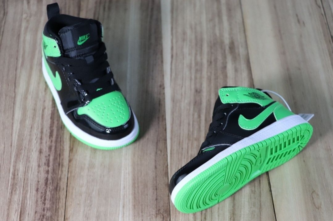 Air Jordan 1 High OG “Patent Black Green”  1