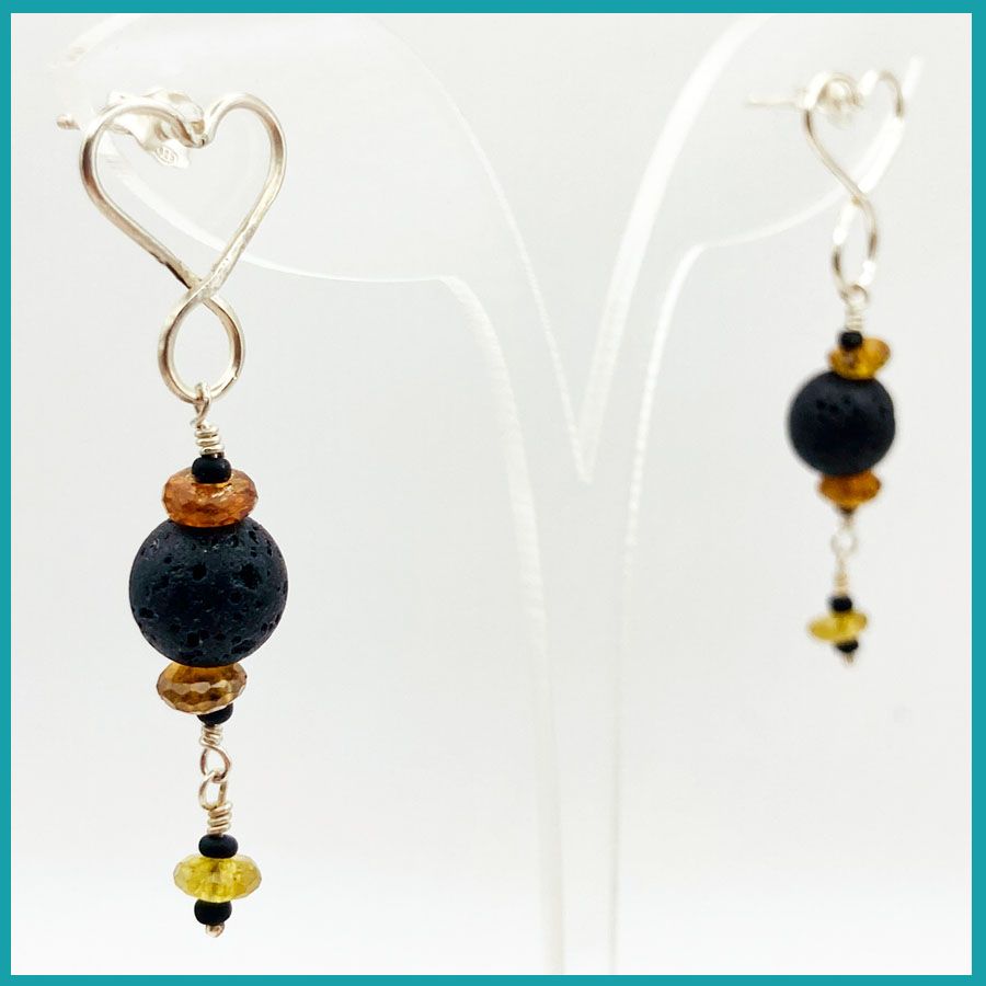 Broqueles Corazoncito Turmalina café y amarillo, piedra volcánica y plata