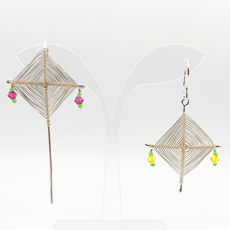 Aretes desigual Ojo de Dios