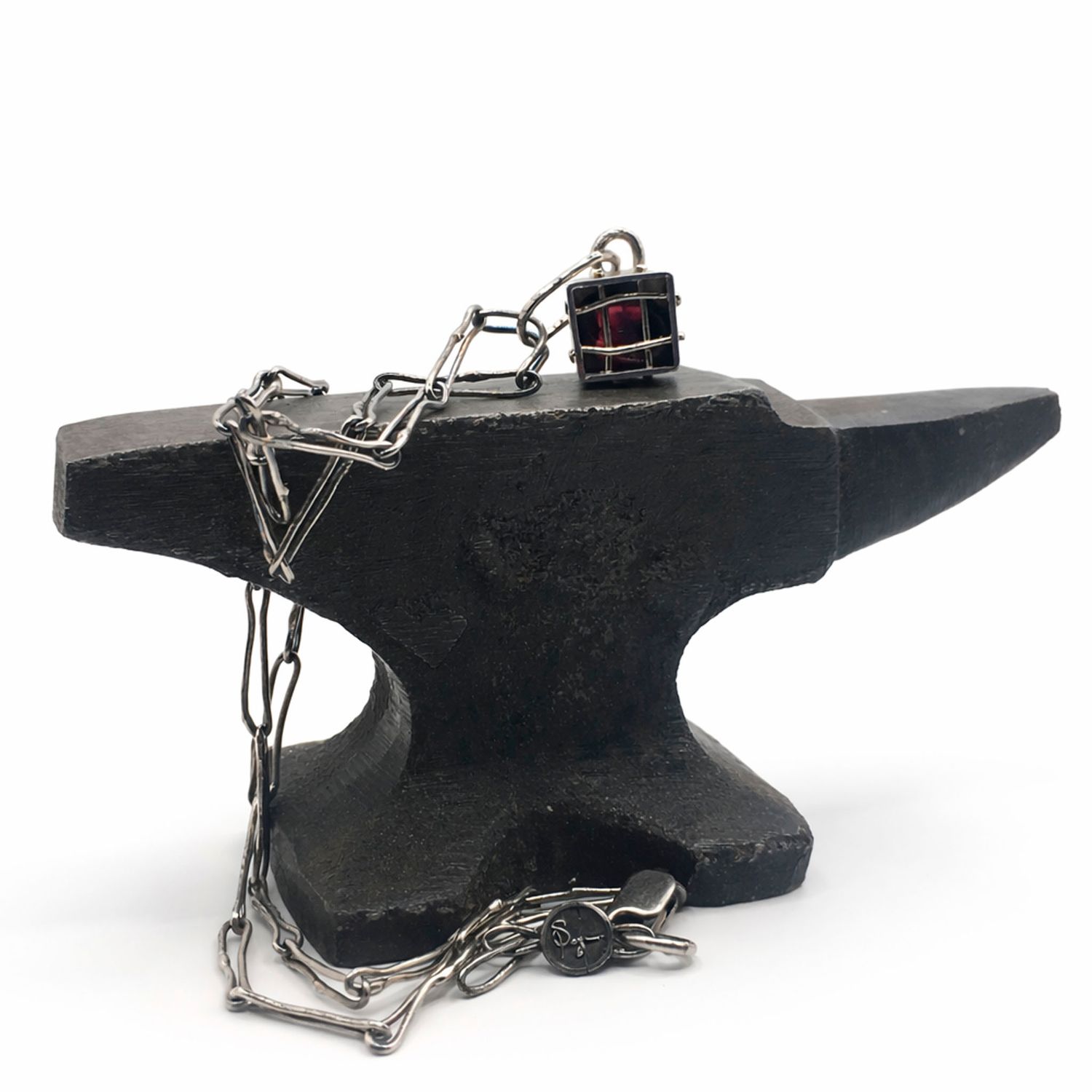 Cadena Cubo Granate