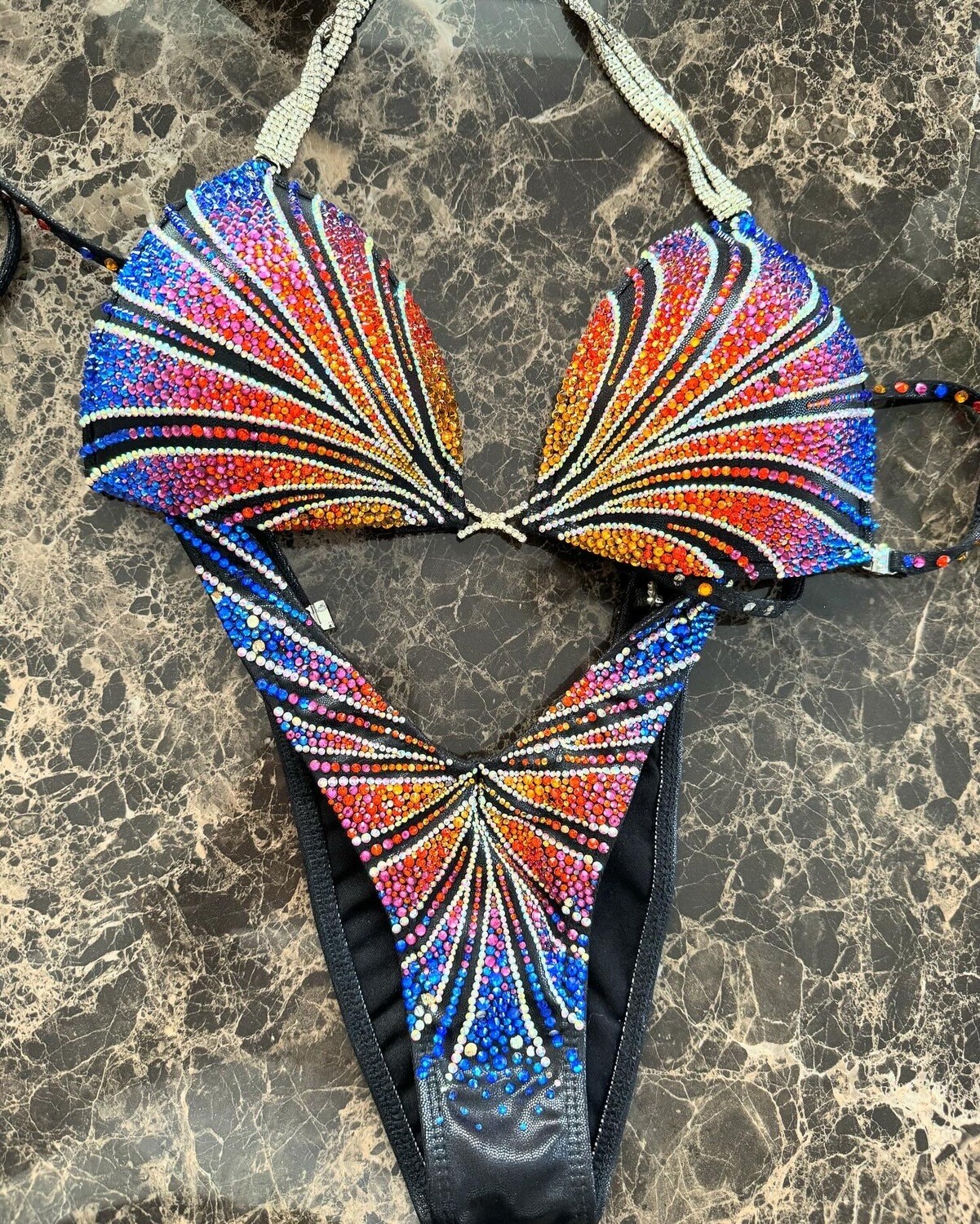 Muscle Dazzle figure / women’s physique bikinit