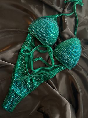 Bikinis by freydis body fitness