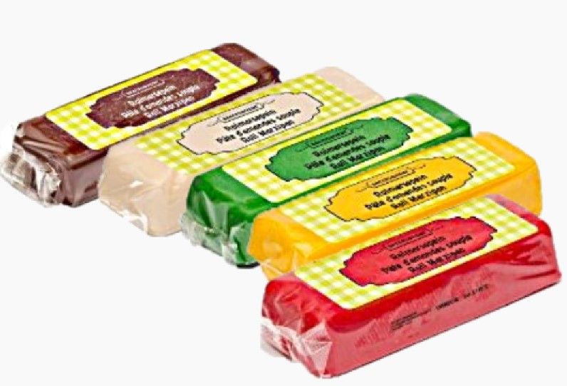 Pâte d&#39;amande souple colorée. 5 couleurs. 60 pièces.