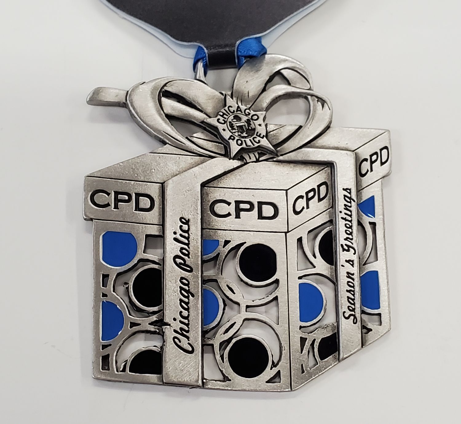 Metal CPD Giftbox Ornament