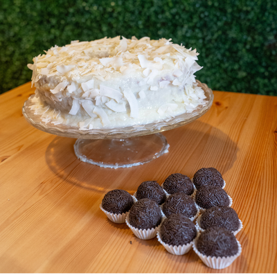 Combo Bizcocho de Maíz con coco  + 20 brigadeiros