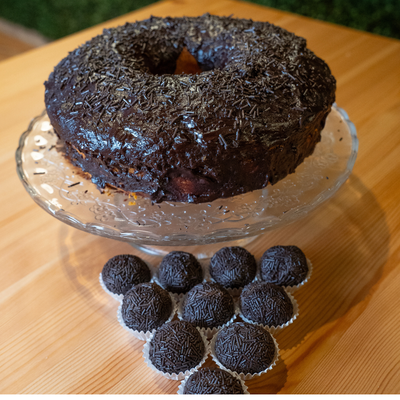 Combo Bizcocho de Zanahoria + 20 Brigadeiros