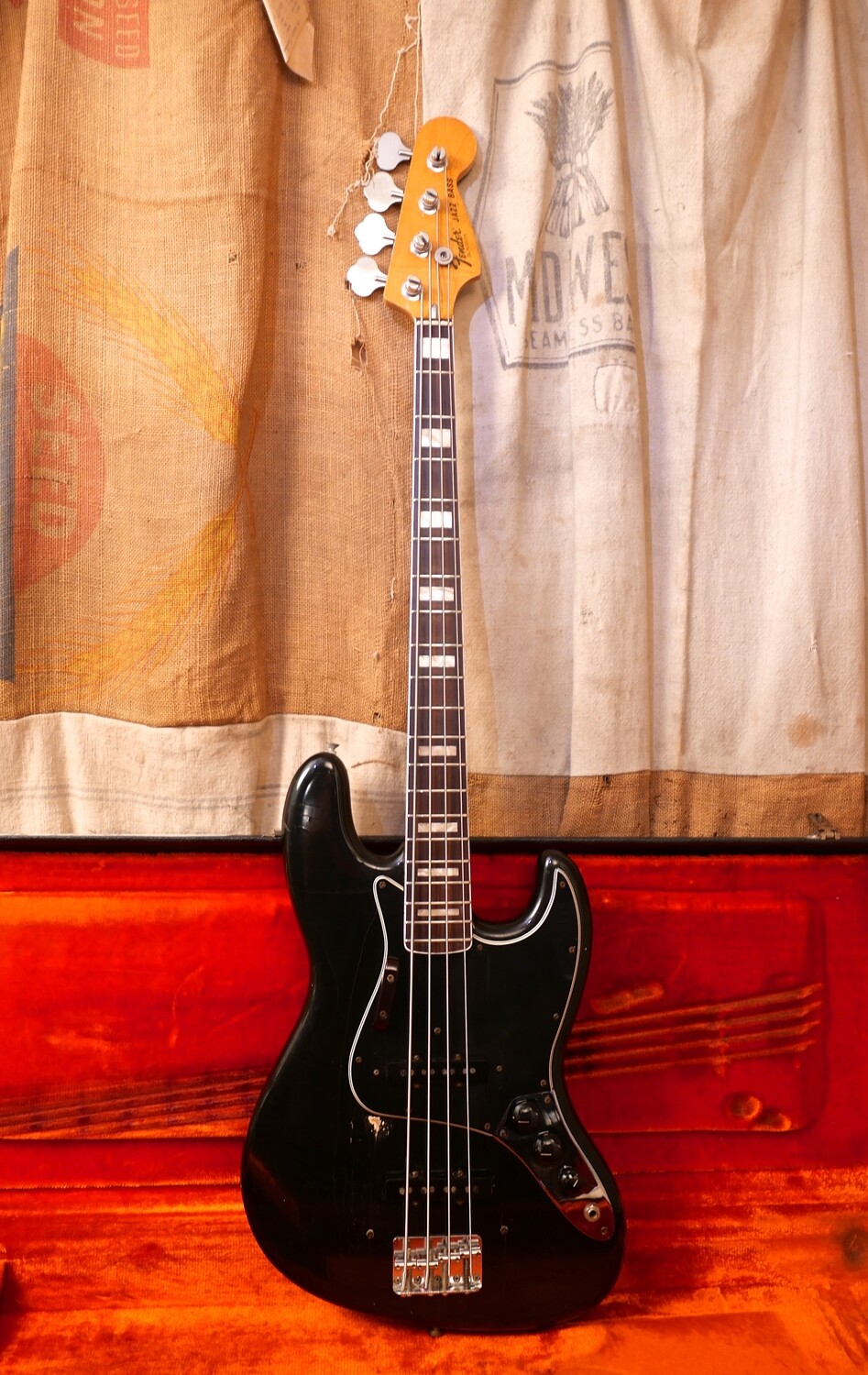 1976 Fender Jazz Bass Black