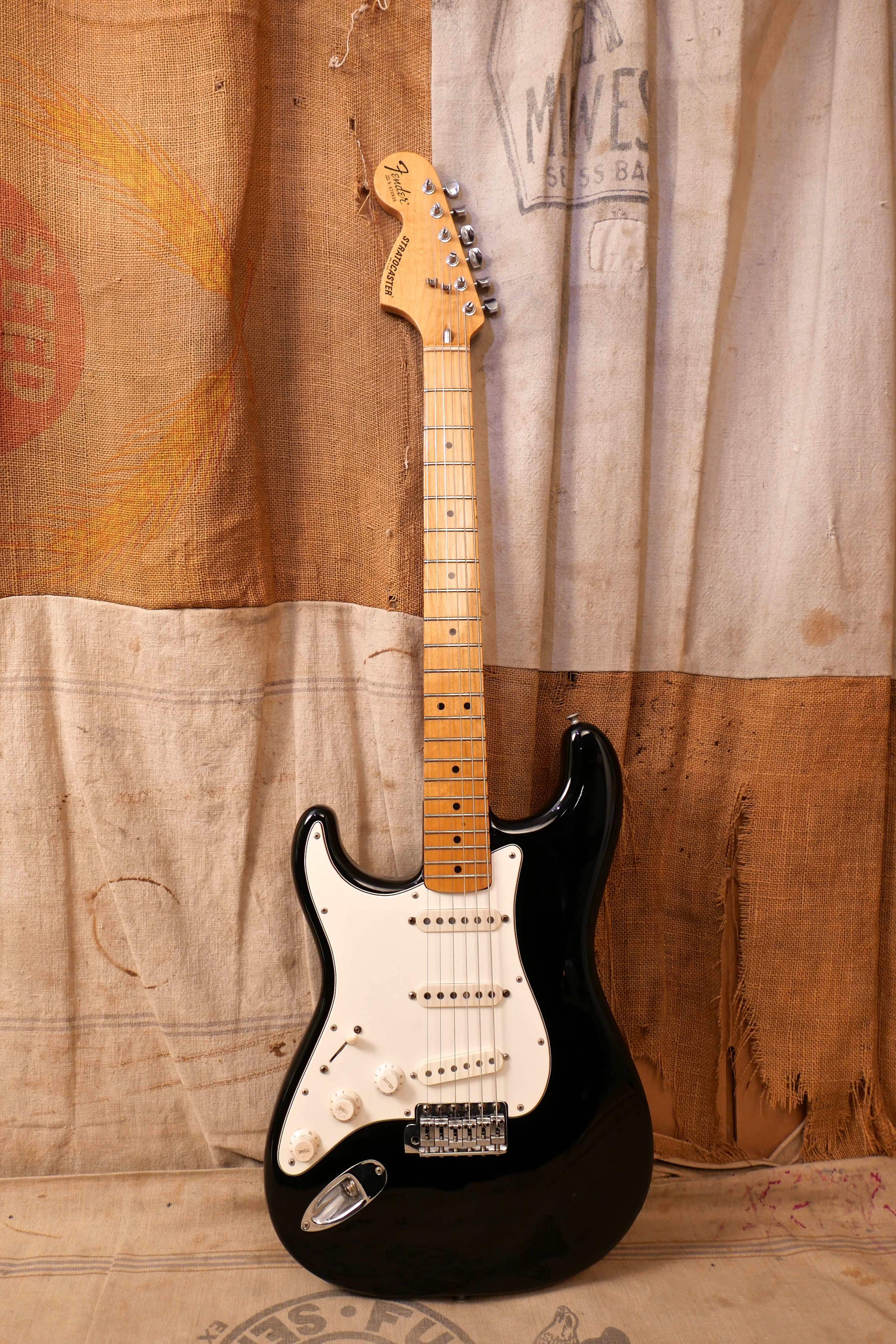 Fender Stratocaster ブラック レフティ 4117464944.jpg