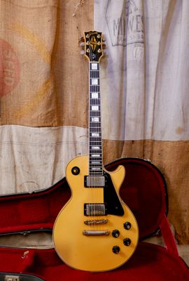 1975 Gibson Les Paul Custom White