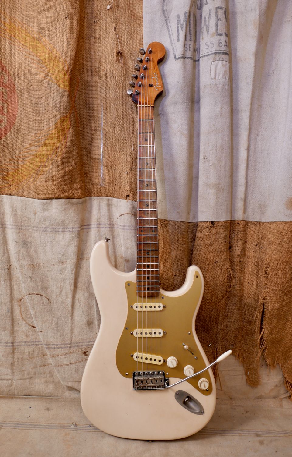 1957 Fender Stratocaster Desert Sand Refin
